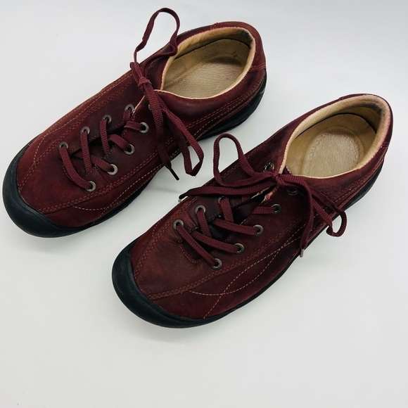 KEEN WOMENS RED/BURGUNDY WALKING AND HIKING LEATHER SHOES SIZE 9 - Picture 3 of 14